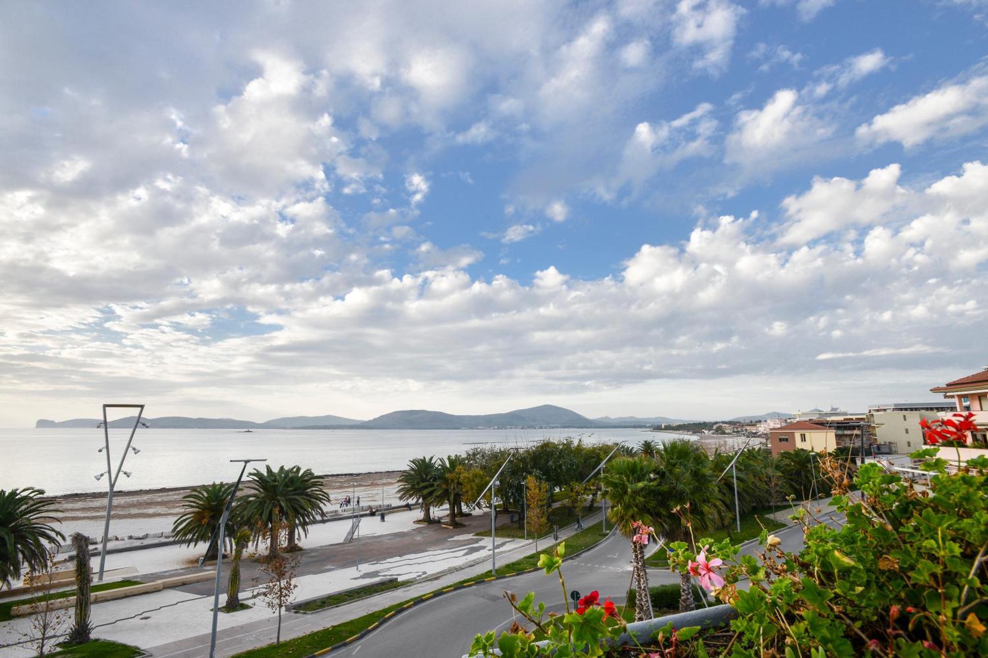 Luxury Garibaldi Apartment Alghero Exterior photo